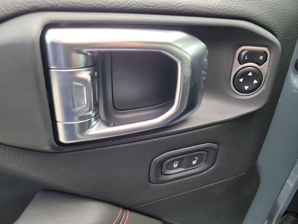new 2025 Jeep Wrangler car, priced at $62,098