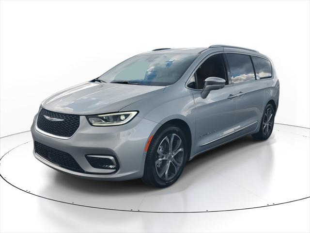 new 2024 Chrysler Pacifica car, priced at $49,926