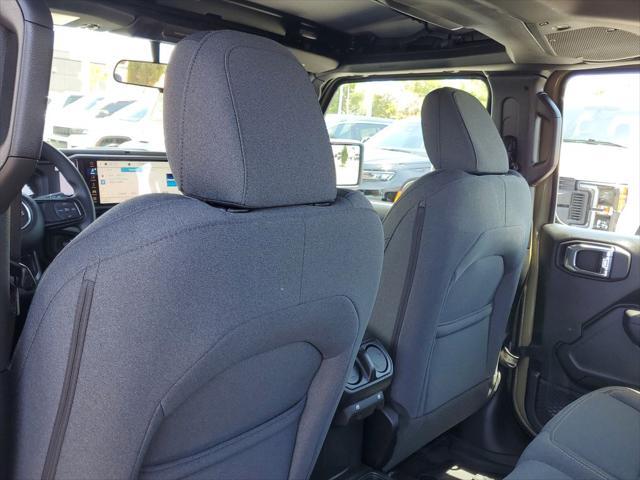 new 2025 Jeep Gladiator car, priced at $38,350