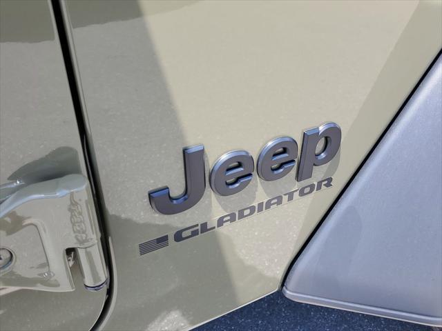 new 2025 Jeep Gladiator car, priced at $38,350