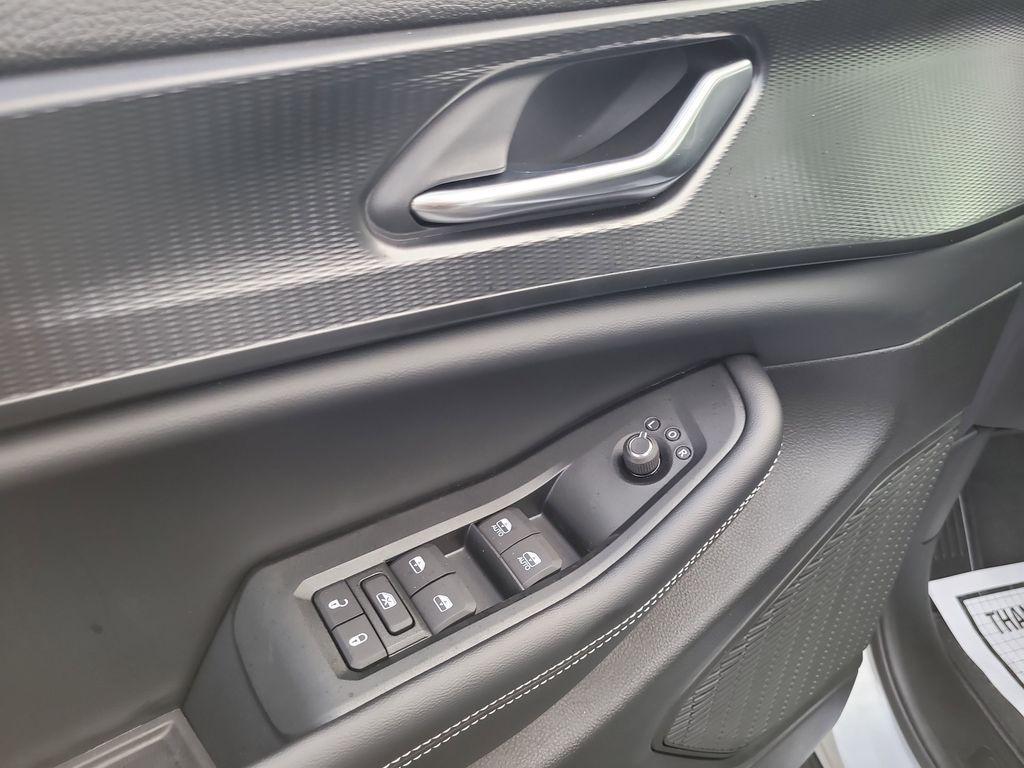 new 2025 Jeep Grand Cherokee L car, priced at $38,300