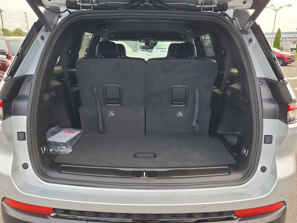 new 2025 Jeep Grand Cherokee L car, priced at $38,300