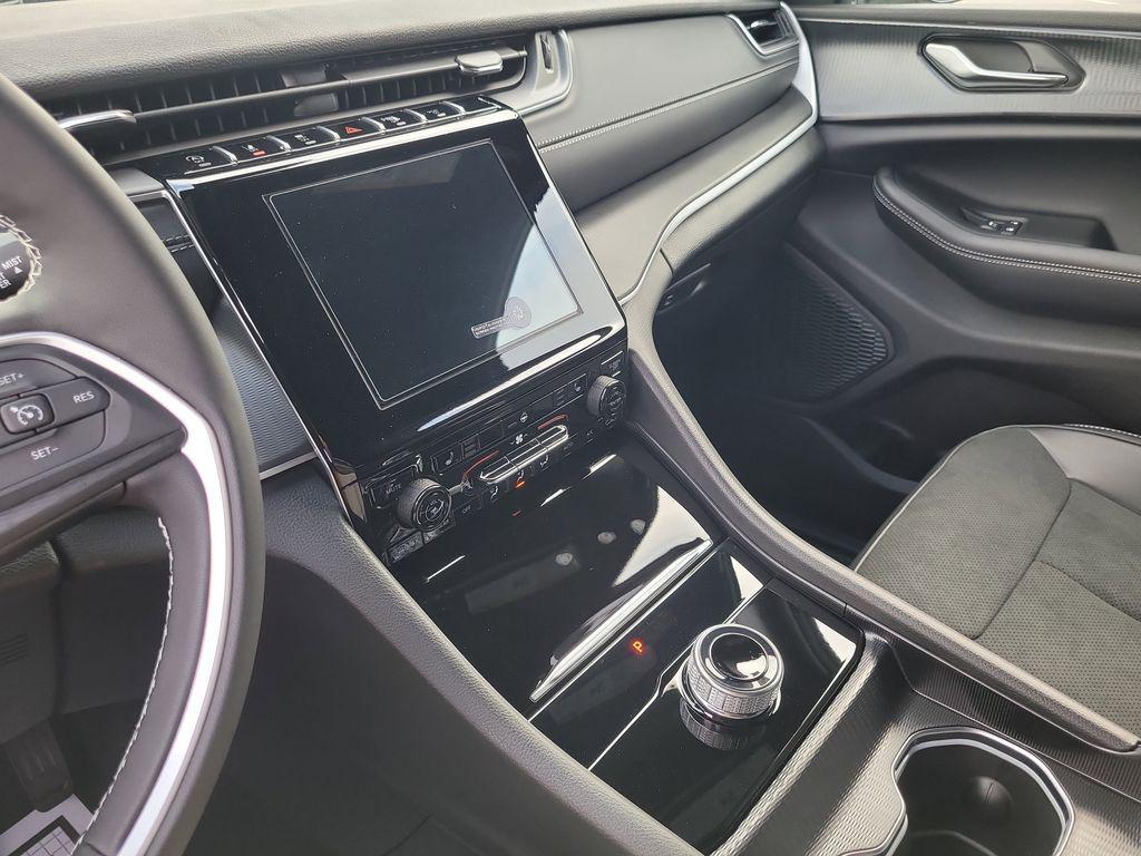 new 2025 Jeep Grand Cherokee L car, priced at $38,300