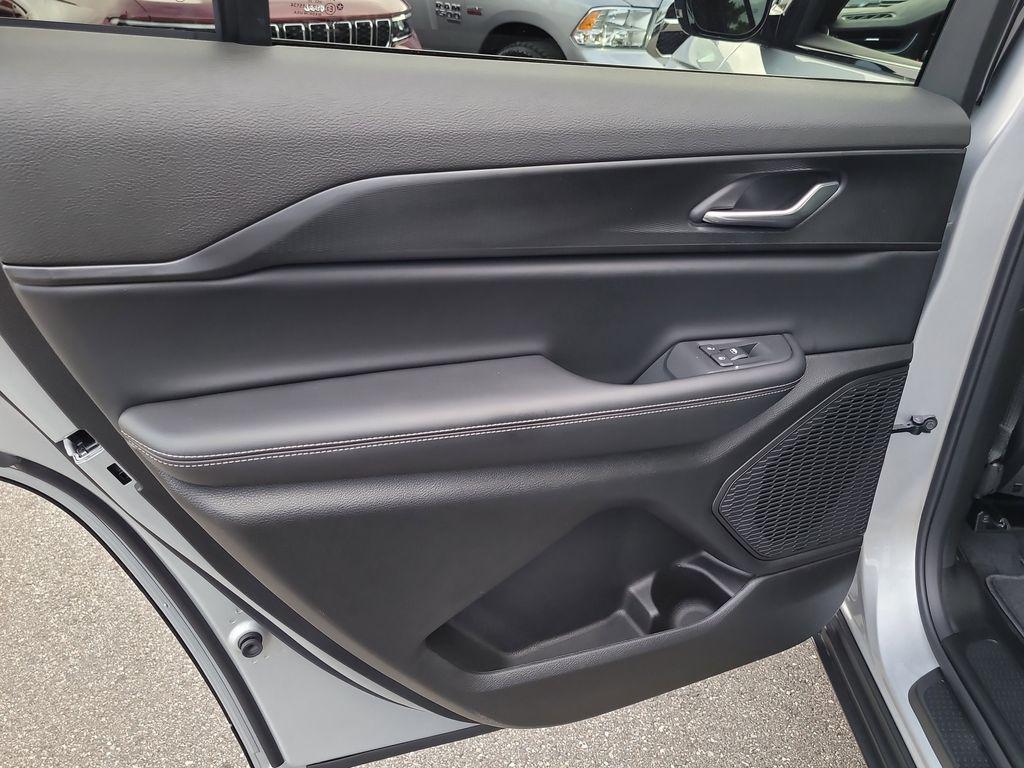 new 2025 Jeep Grand Cherokee L car, priced at $38,300