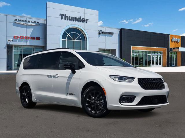 new 2025 Chrysler Pacifica car, priced at $41,308