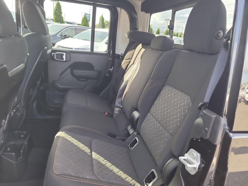 new 2025 Jeep Gladiator car, priced at $43,820