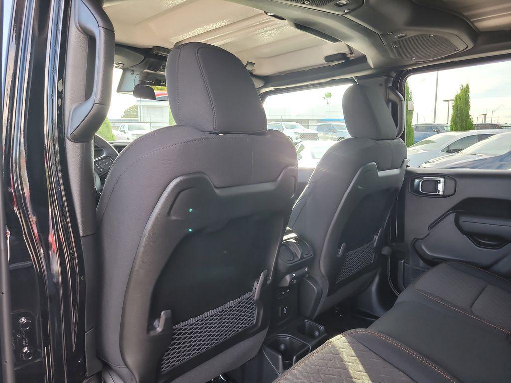 new 2025 Jeep Gladiator car, priced at $43,820