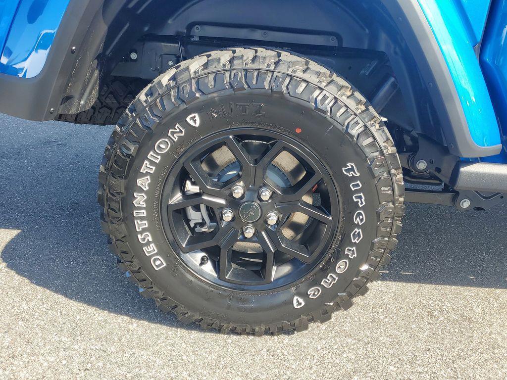 new 2025 Jeep Gladiator car, priced at $39,550