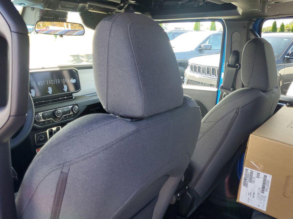 new 2025 Jeep Gladiator car, priced at $39,550