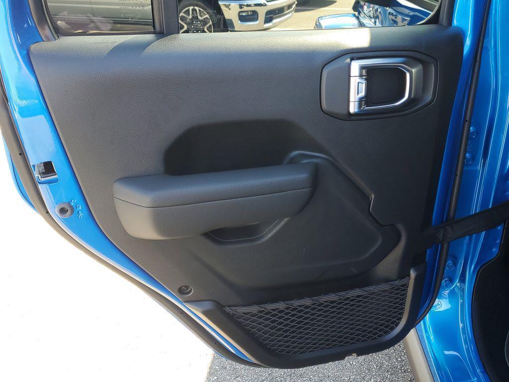 new 2025 Jeep Gladiator car, priced at $39,550