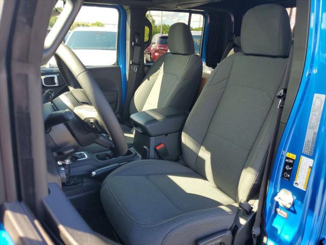 new 2025 Jeep Gladiator car, priced at $45,047