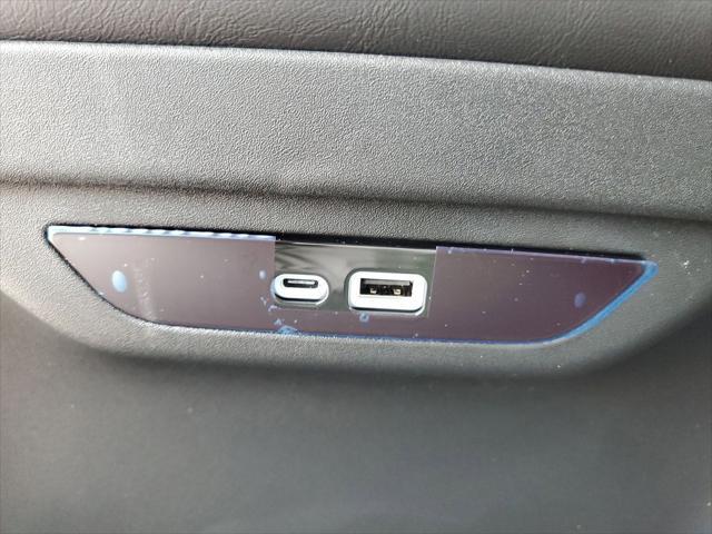 new 2025 Chrysler Pacifica Hybrid car, priced at $58,075