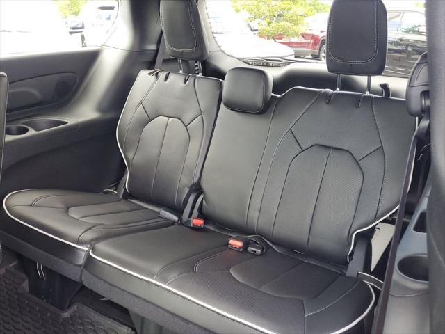 new 2025 Chrysler Pacifica Hybrid car, priced at $58,075