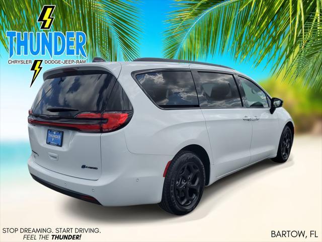 new 2025 Chrysler Pacifica Hybrid car, priced at $58,075