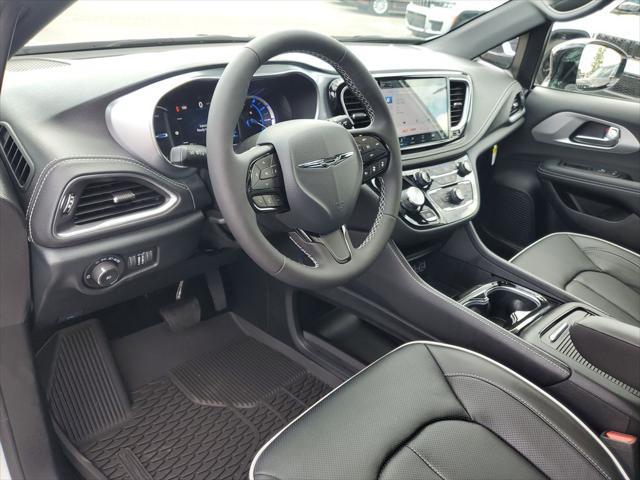 new 2025 Chrysler Pacifica Hybrid car, priced at $58,075