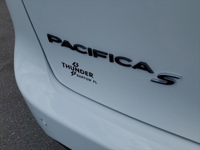 new 2025 Chrysler Pacifica Hybrid car, priced at $58,075