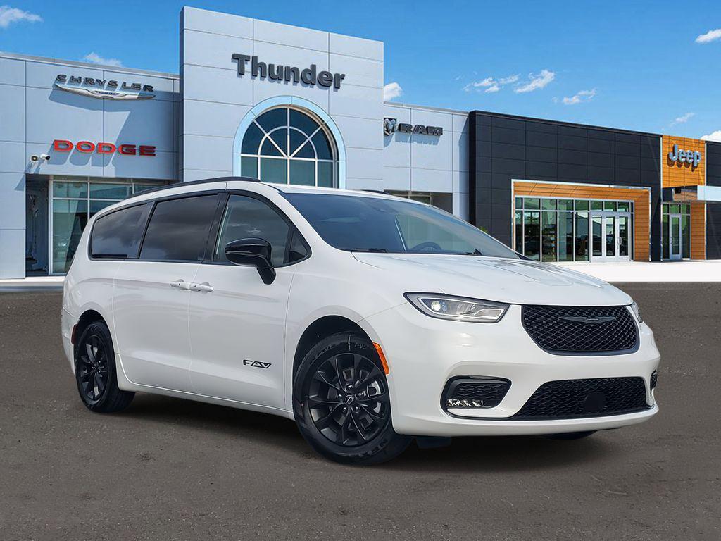 new 2025 Chrysler Pacifica car, priced at $42,197