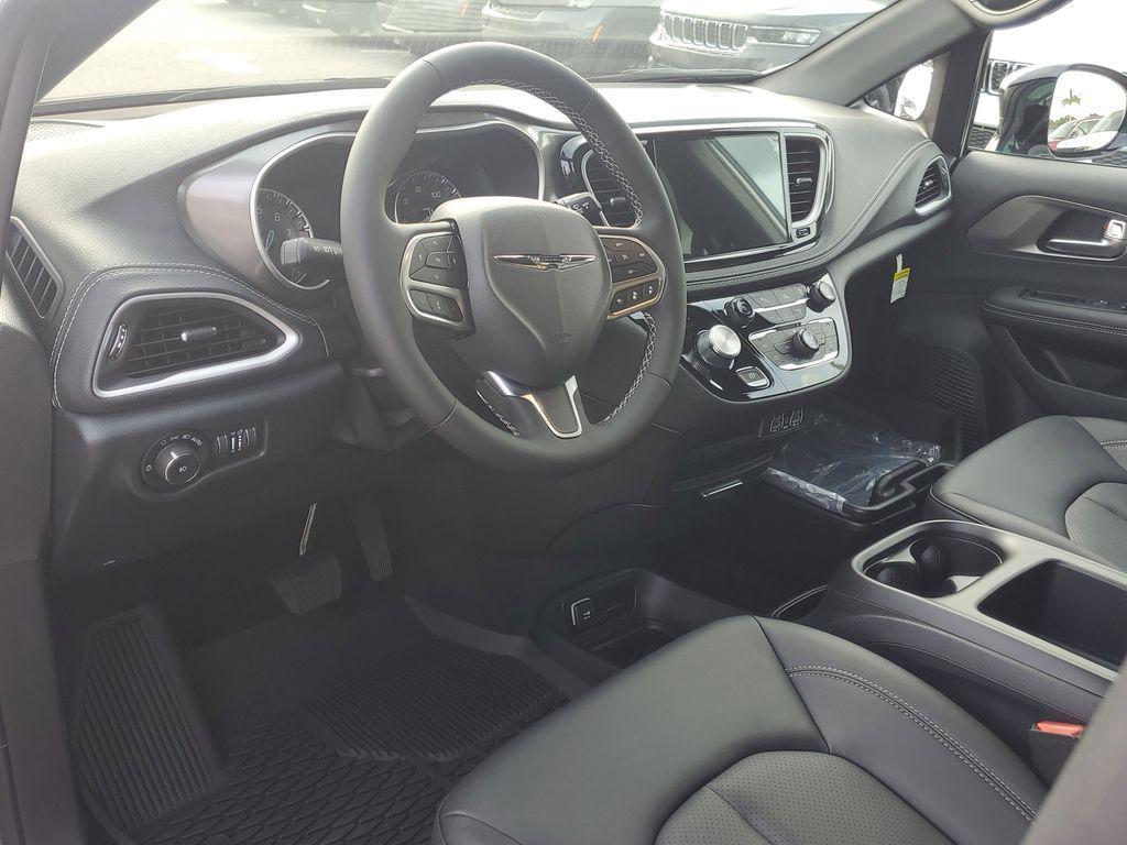new 2025 Chrysler Pacifica car, priced at $42,197