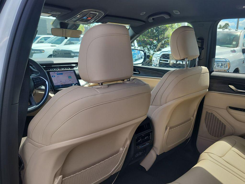 new 2025 Jeep Grand Cherokee car, priced at $35,920