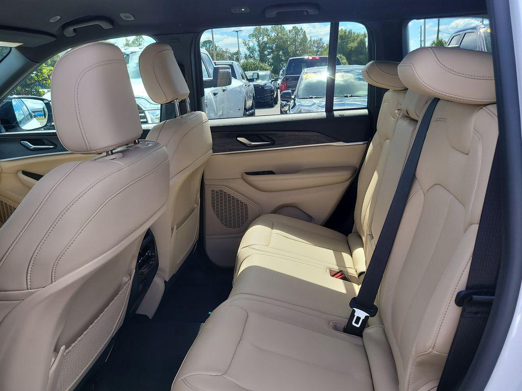 new 2025 Jeep Grand Cherokee car, priced at $35,920