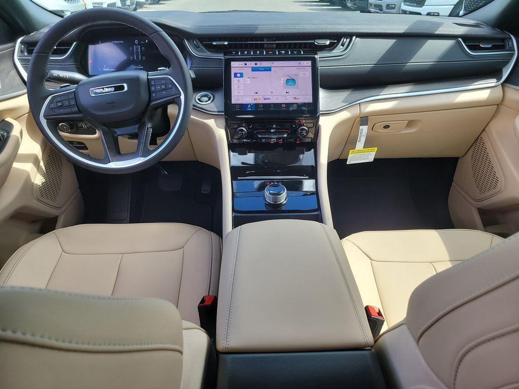 new 2025 Jeep Grand Cherokee car, priced at $35,920