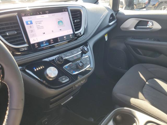 used 2024 Chrysler Pacifica car, priced at $34,989