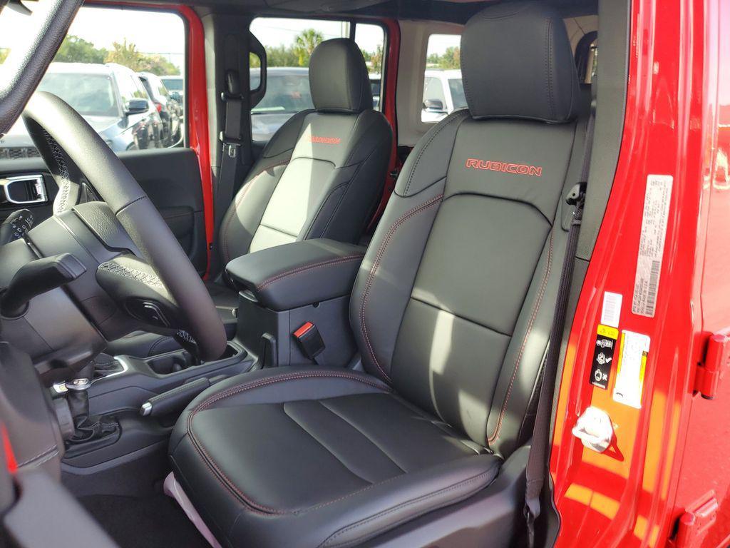 new 2025 Jeep Wrangler car, priced at $54,617