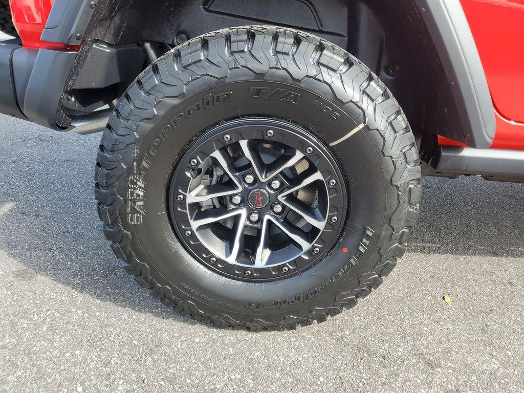 new 2025 Jeep Wrangler car, priced at $54,617