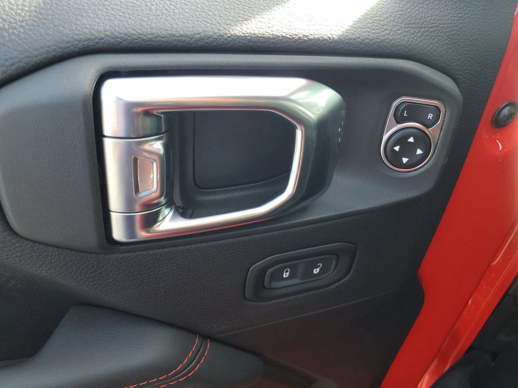 new 2025 Jeep Wrangler car, priced at $54,617