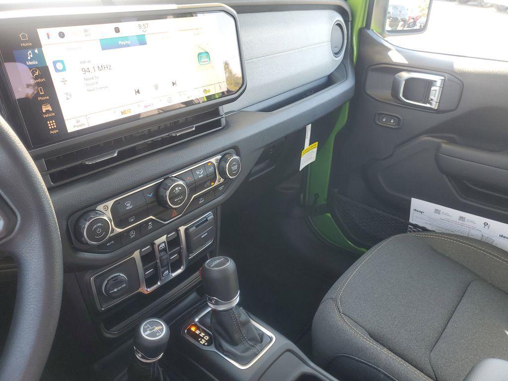 new 2025 Jeep Gladiator car, priced at $38,113