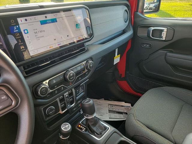 new 2025 Jeep Gladiator car, priced at $41,614