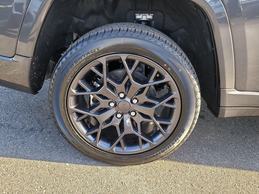 new 2025 Jeep Grand Cherokee L car, priced at $60,417