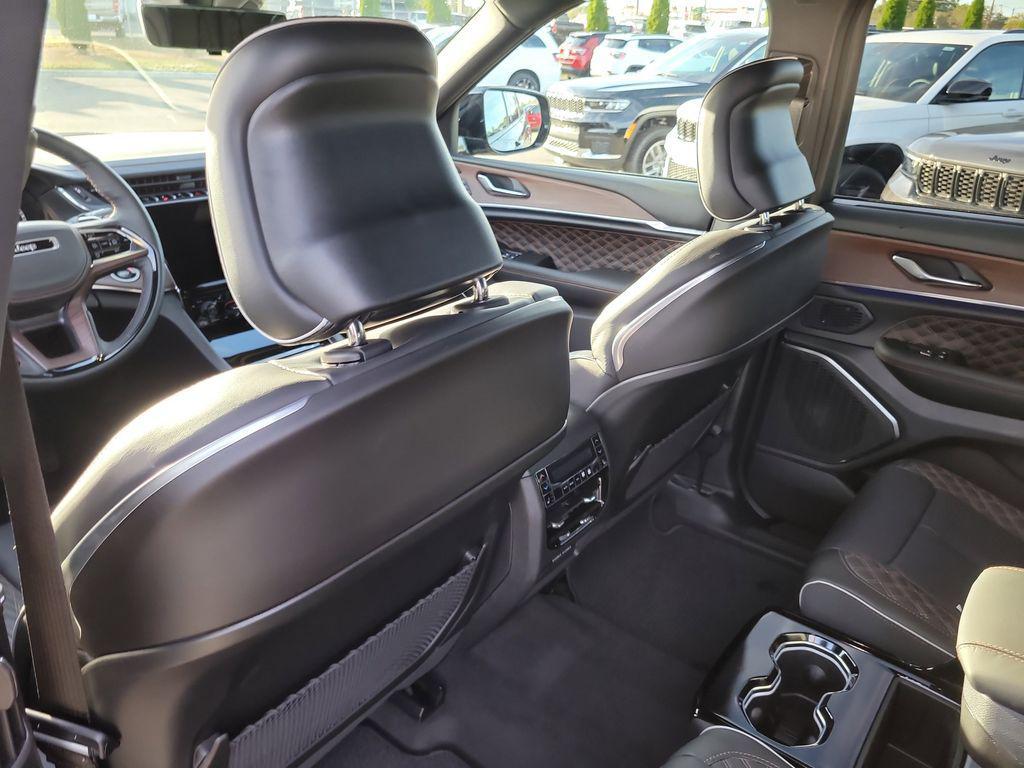 new 2025 Jeep Grand Cherokee L car, priced at $60,417