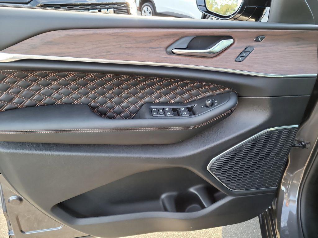 new 2025 Jeep Grand Cherokee L car, priced at $60,417