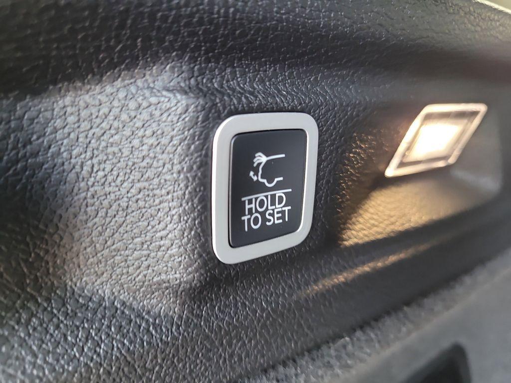 new 2025 Jeep Grand Cherokee L car, priced at $60,417