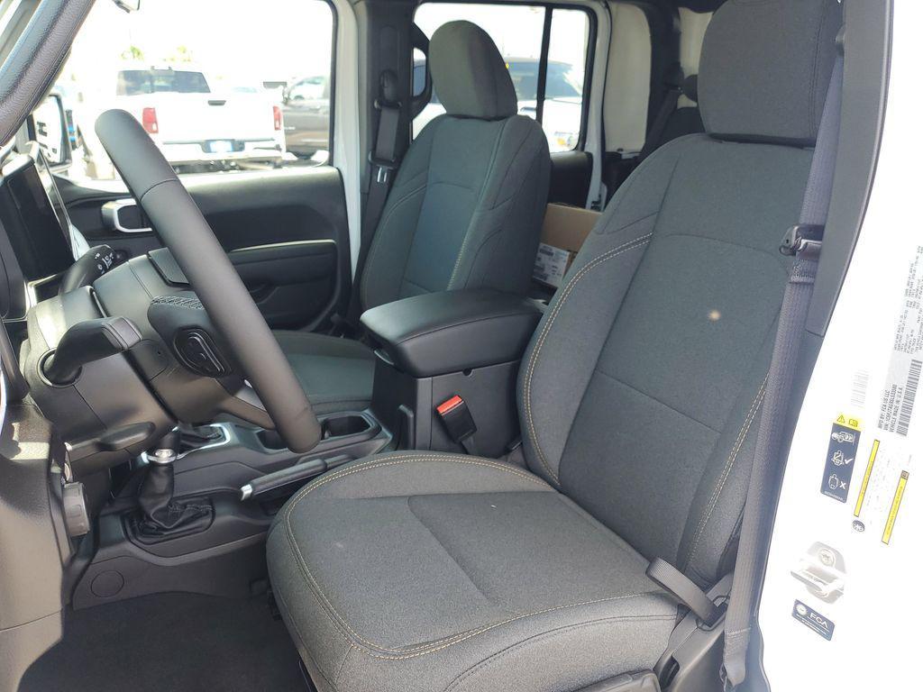 new 2025 Jeep Gladiator car, priced at $39,777