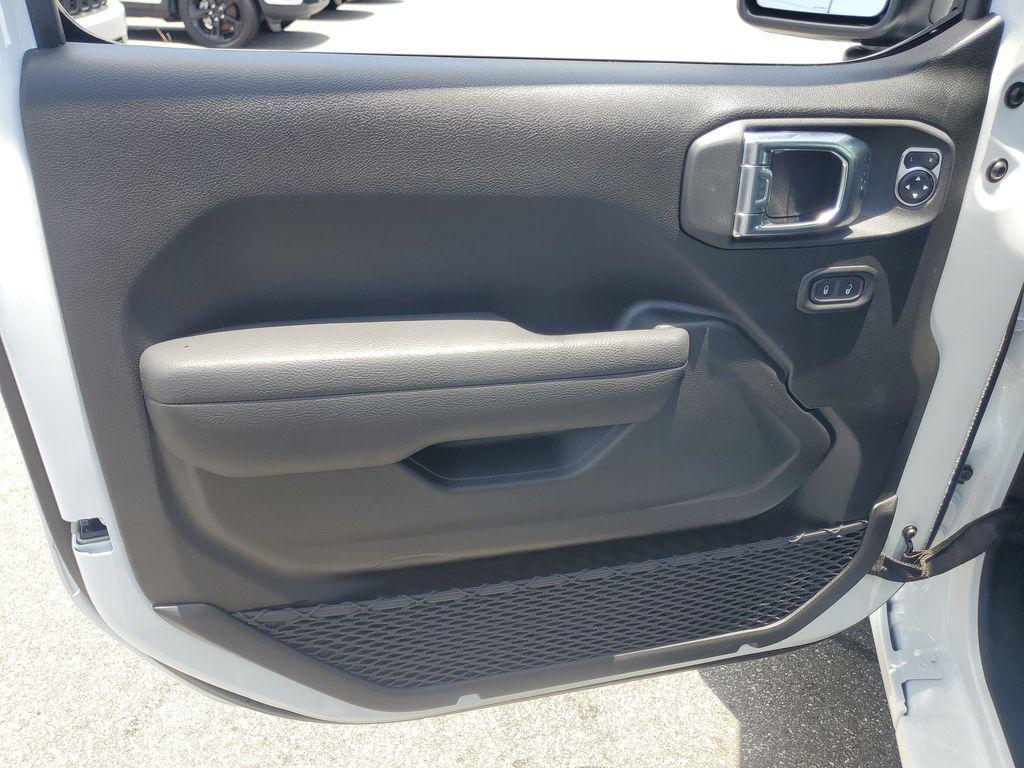 new 2025 Jeep Gladiator car, priced at $39,777