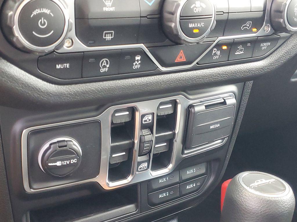 new 2025 Jeep Gladiator car, priced at $39,777