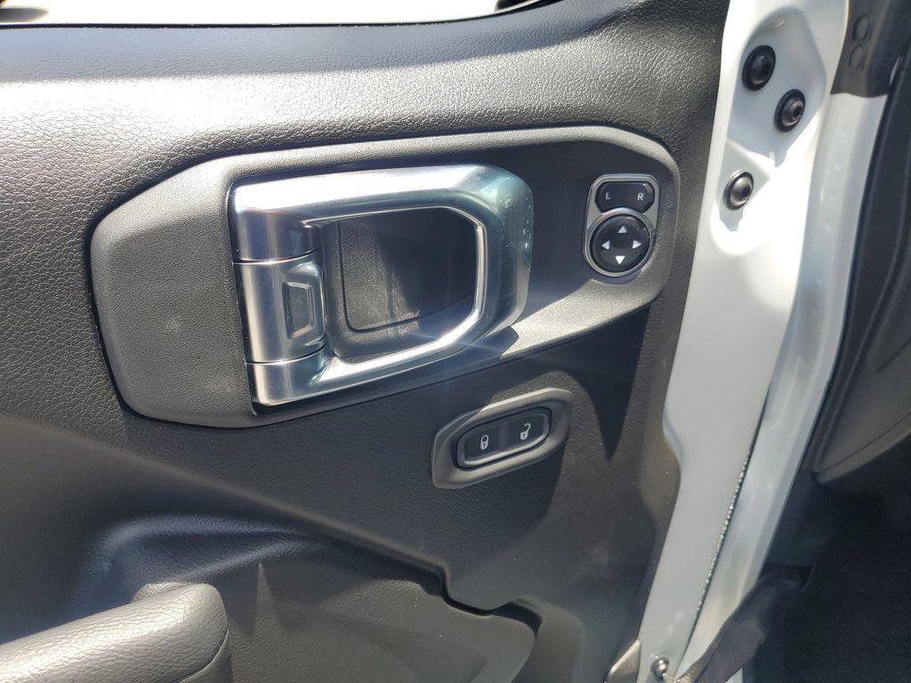 new 2025 Jeep Gladiator car, priced at $39,777