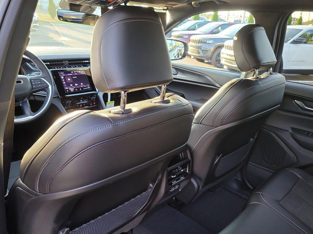 new 2025 Jeep Grand Cherokee car, priced at $46,188