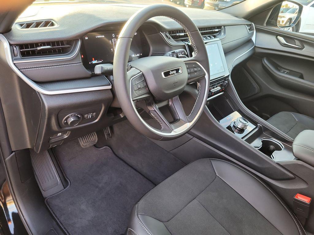 new 2025 Jeep Grand Cherokee car, priced at $46,188