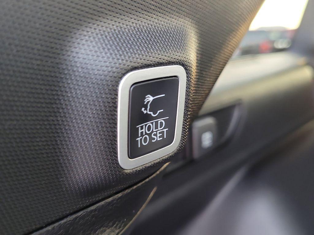 new 2025 Jeep Grand Cherokee car, priced at $46,188