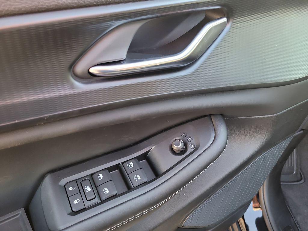 new 2025 Jeep Grand Cherokee car, priced at $46,188