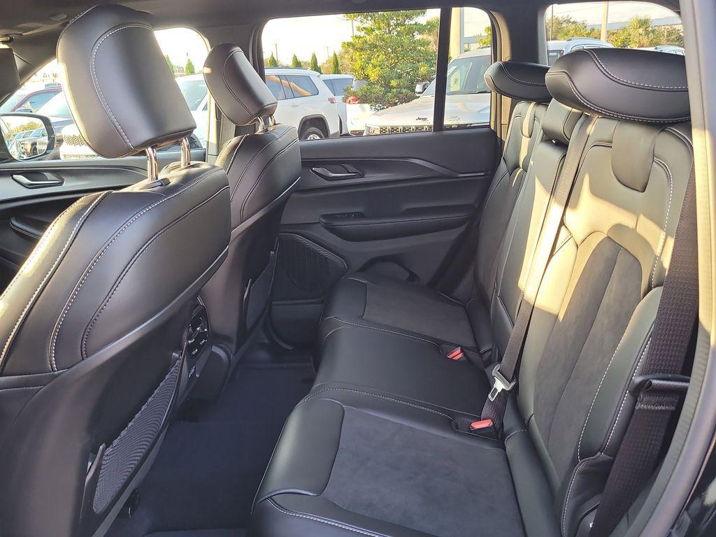 new 2025 Jeep Grand Cherokee car, priced at $46,188