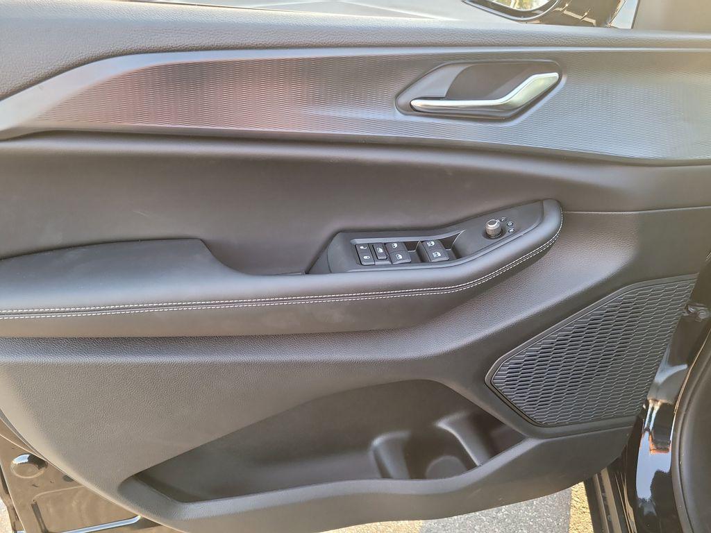 new 2025 Jeep Grand Cherokee car, priced at $46,188