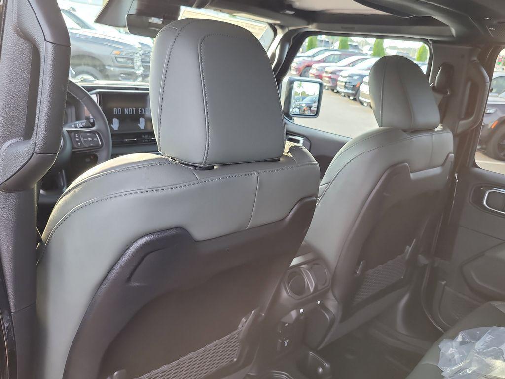 new 2026 Jeep Gladiator car, priced at $61,819