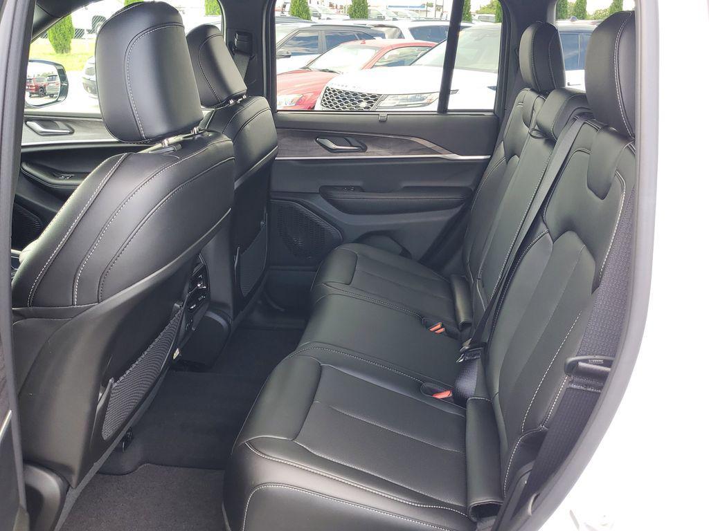 new 2025 Jeep Grand Cherokee car, priced at $36,245