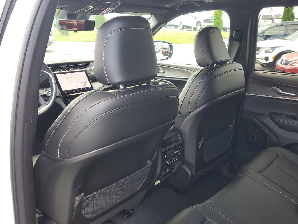 new 2025 Jeep Grand Cherokee car, priced at $36,245