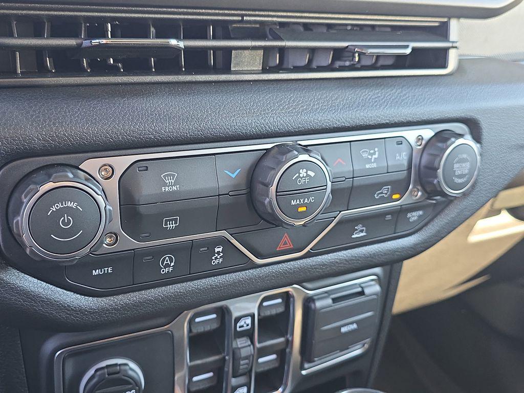 new 2026 Jeep Wrangler car, priced at $44,708