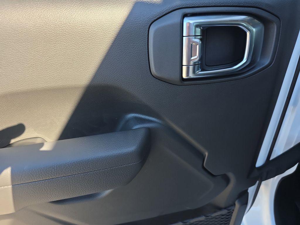 new 2026 Jeep Wrangler car, priced at $44,708